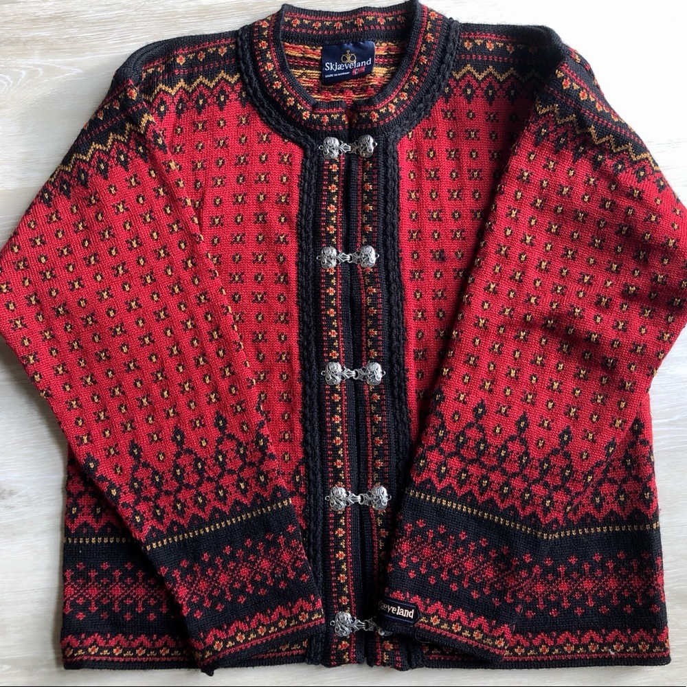 Women’s Skjaeveland sweater